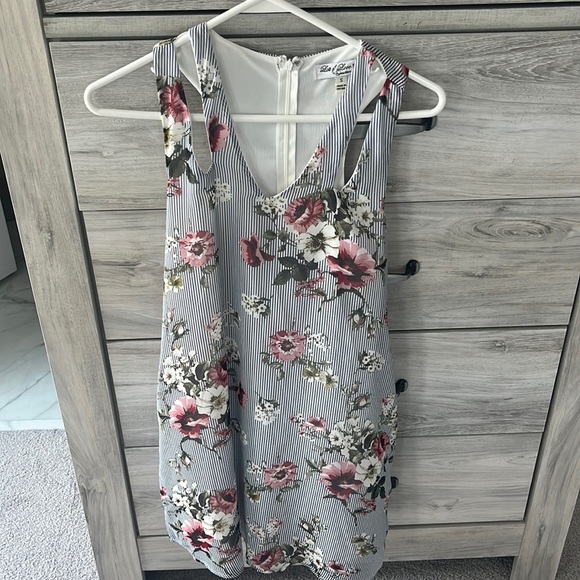 Small Floral Dress - Picture 1 of 4